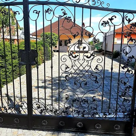 Landliebe, Ferienhaus, 3 Schlafzimmer Mit Sauna Und Outdoor Whirlpool Villa Geierswalde