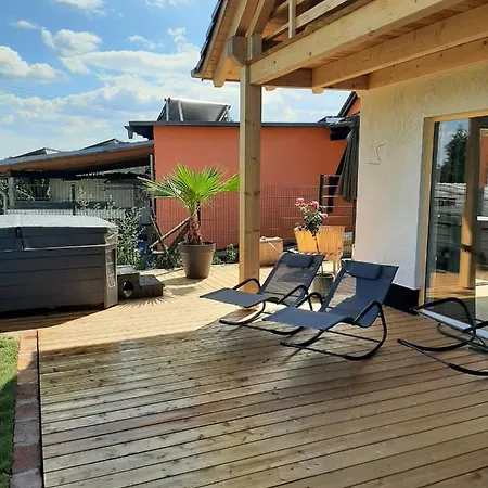 וילה Landliebe, Ferienhaus, 3 Schlafzimmer Mit Sauna Und Outdoor Whirlpool גיירסוואלדה